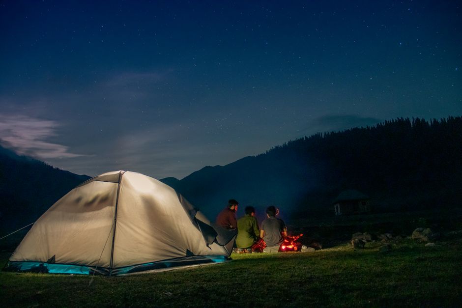 LED-Laternen und Stirnlampen für Camping und Urlaub richtig auswählen