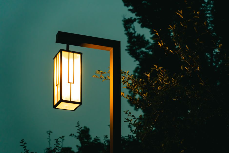 Solarleuchten im Garten: Akku, Panel und Lichtleistung